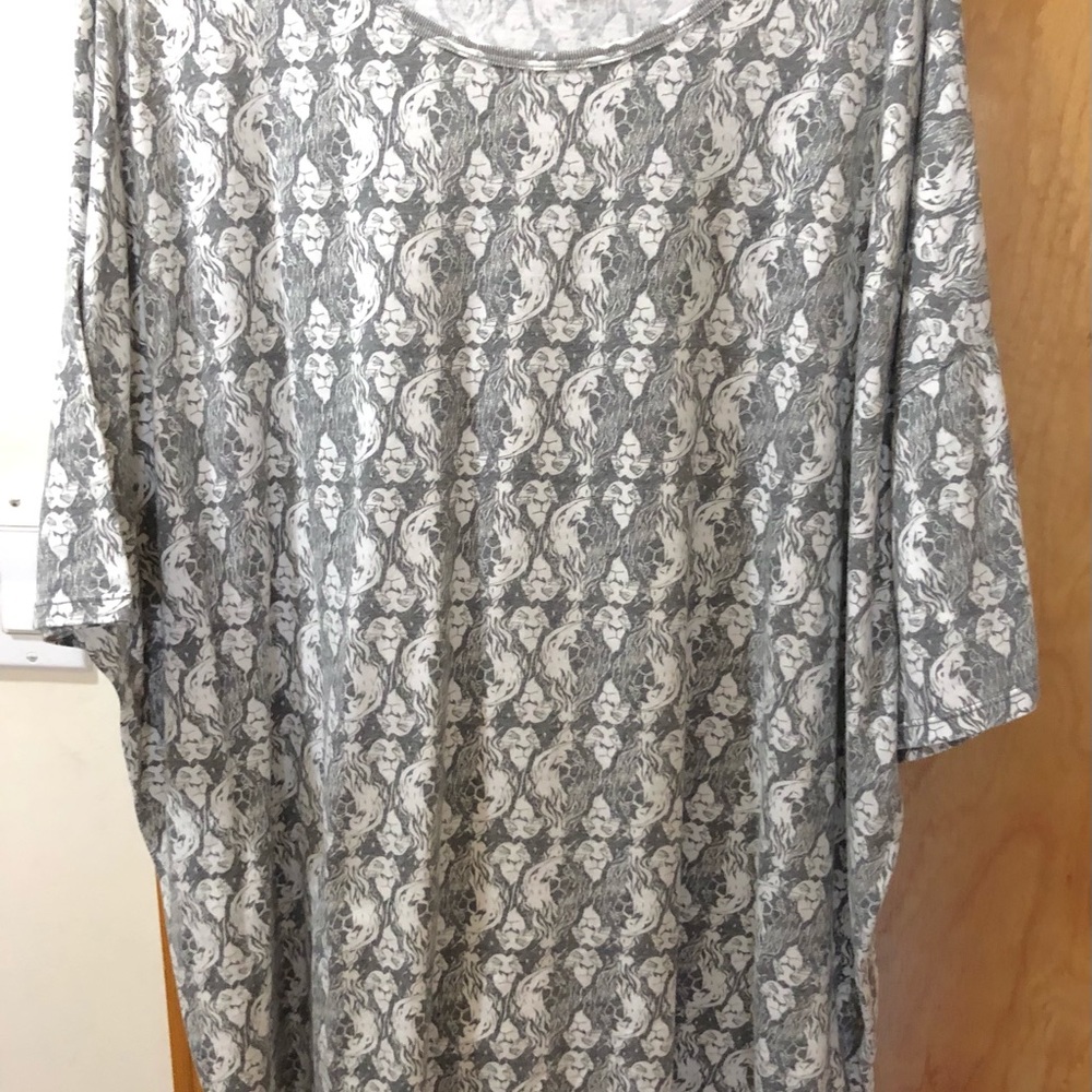 FINAL MARKDOWN Lularoe Irma top
